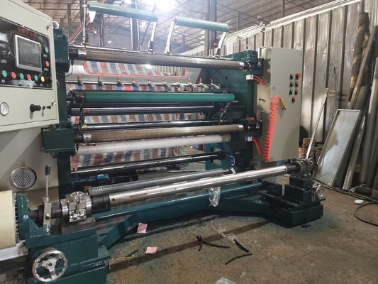 PLC Controllo Verticale Taglio macchina di rivestimento di carta Taglio Rewinder Machine 0 - 200m/Min