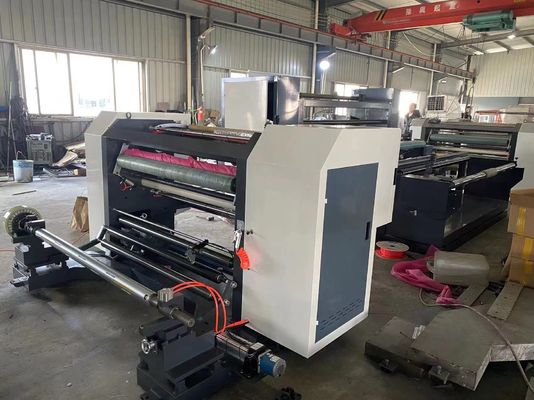1500 × 2500 × 1500 mm Verticale Slitter Machine Slitter Rewinder Machine da 20 g a 300 g/m2