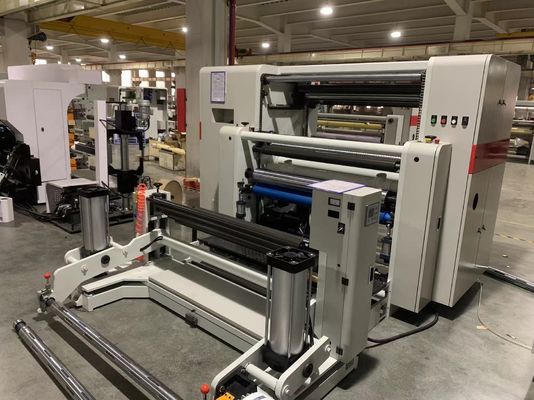 Peso massimo del rullo materno 1200KG macchina speciale di taglio e riavvolgimento della carta kraft a rotoli ad alta velocità